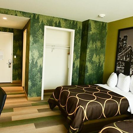 Super 8 By Wyndham Bronx Near Botanical Garden Hotel New York Exterior photo
