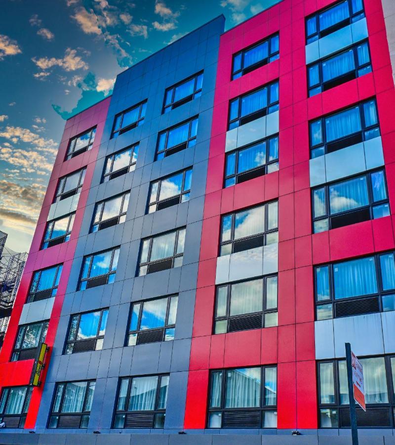 Super 8 By Wyndham Bronx Near Botanical Garden Hotel New York Exterior photo